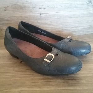 Clarks Artisan navy blue flats with Active Air